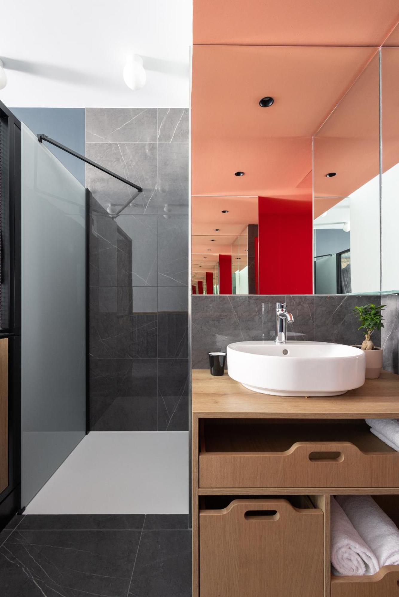 1.75 Le Charme Hotel