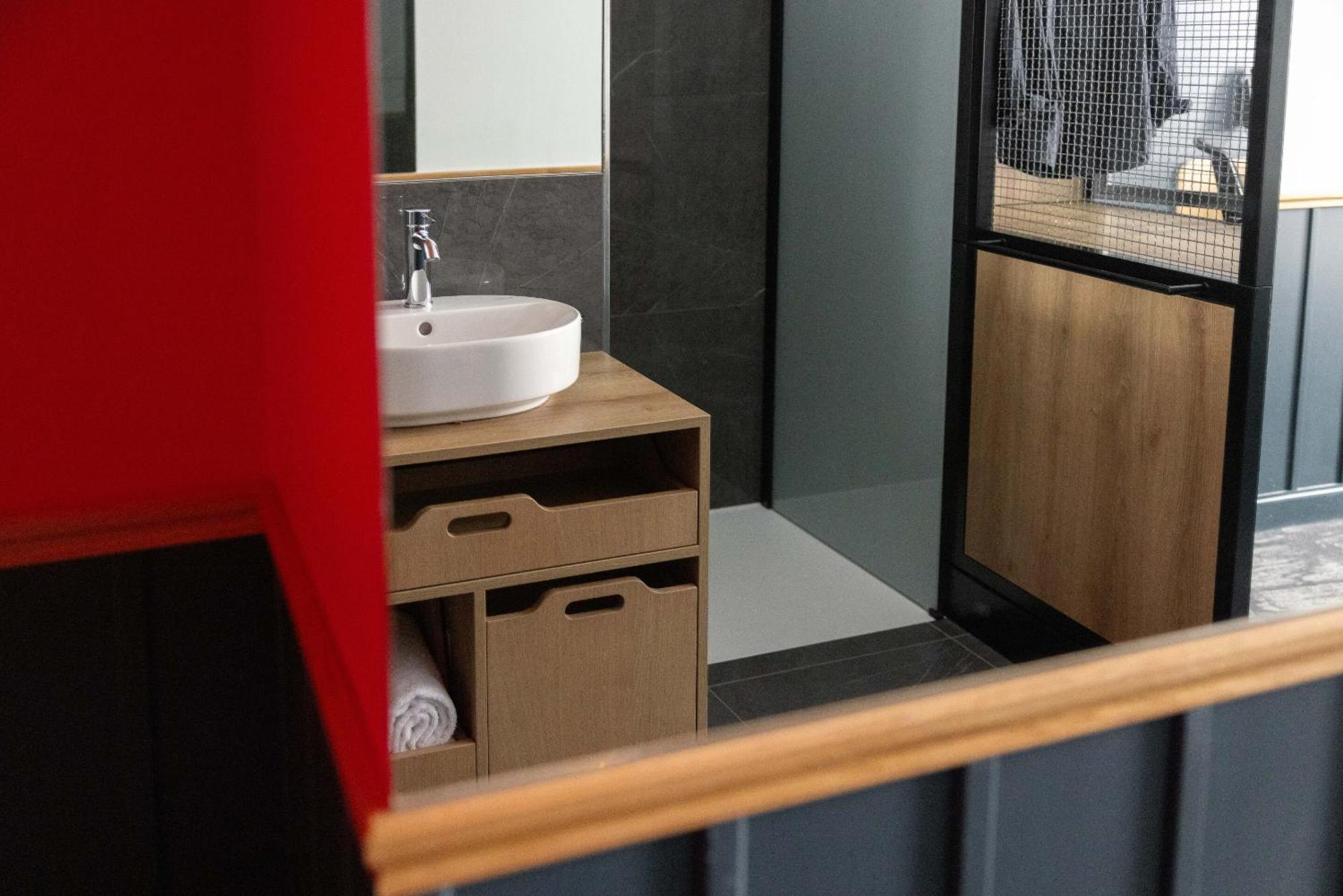 1.75 Le Charme Hotel